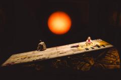 Entre o riso e a ruína:  Armazém Companhia de Teatro  apresenta "Dias Felizes"