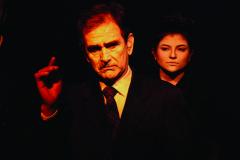 “Efeito de Existir” provoca reflexão sobre consciência e moral no Teatro Guaíra