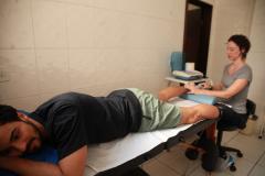 O trabalho de fisioterapia  é fundamental para performance de bailarinos do Teatro Guaíra.