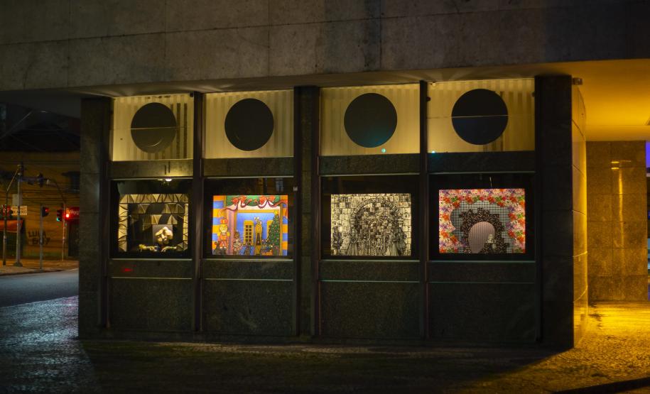 Teatro Guaíra faz exposição de figurinos e adereços de obras icônicas