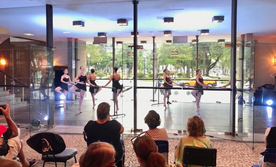 Teatro Guaíra celebra Dia da Mulher com programação gratuita