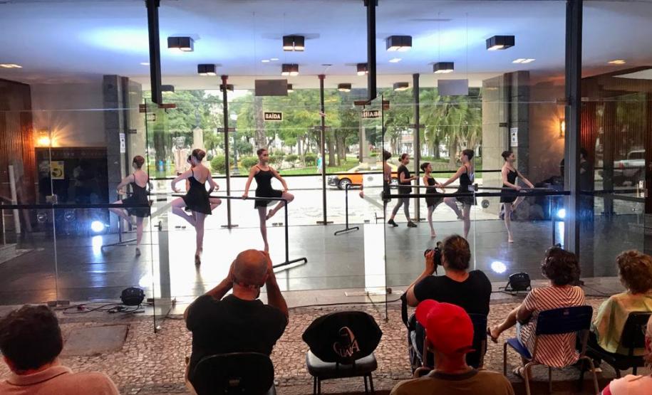 Teatro Guaíra celebra Dia da Mulher com programação gratuita