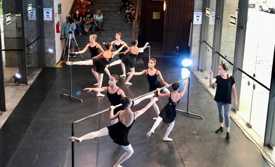 Teatro Guaíra celebra Dia da Mulher com programação gratuita
