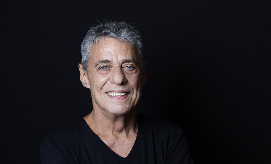 Ingressos para turnê de Chico Buarque em Curitiba