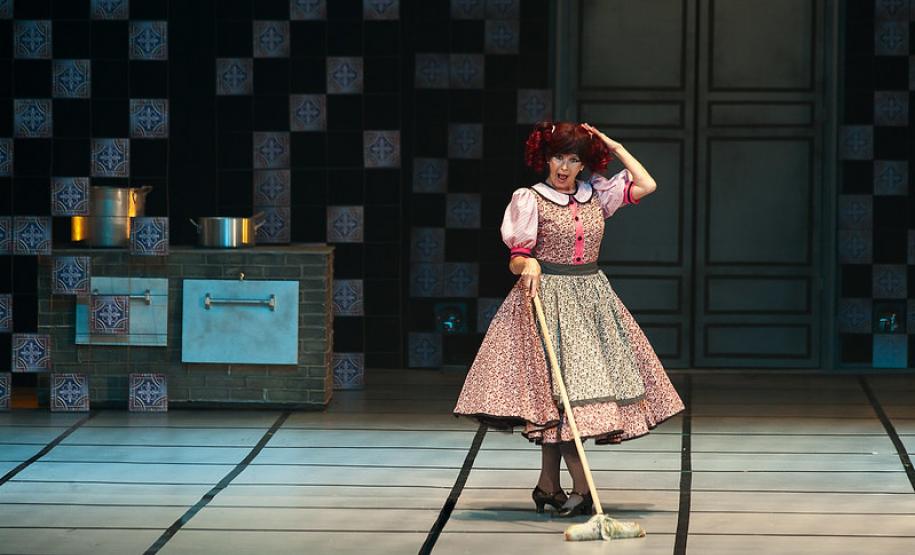 Grupo de bailarinos master do Guaíra apresenta espetáculo com audiodescrição e Libras