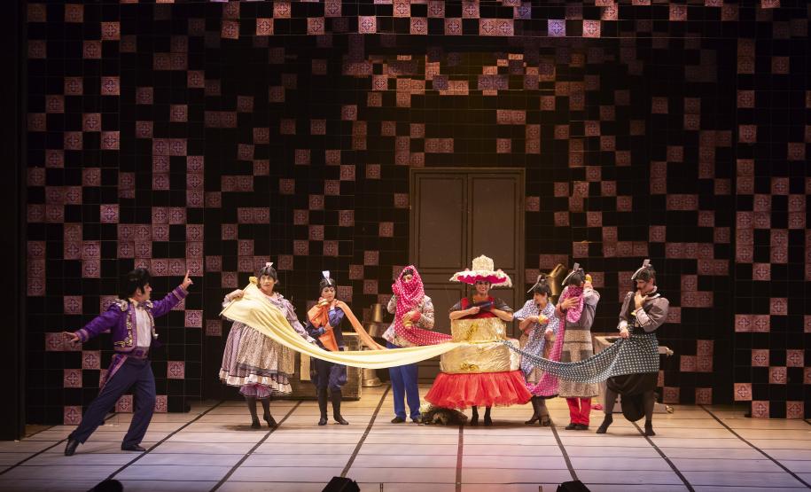 Imagem do espetáculo La Cena, do G2 Cia. de Dança