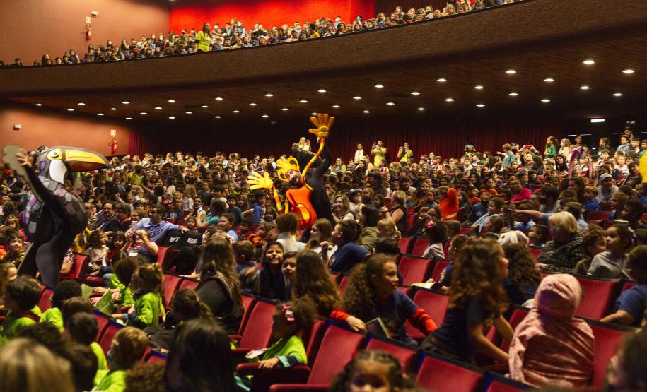 Imagem de espetáculo acontecido no Teatro Guaíra