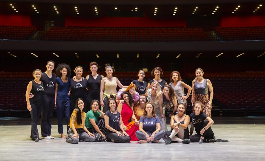 Aula de dança - dia internacional das mulheres 2023