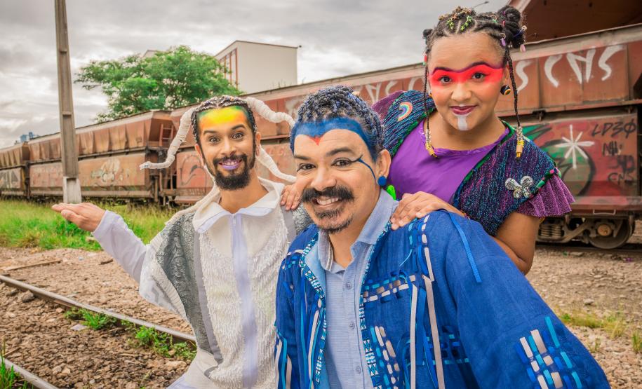 Com apresentação no Guairinha, "Itan e Tal" abre temporada 2023 do Crianças no Teatro