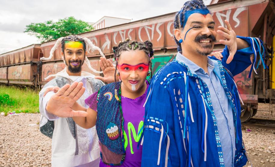 Com apresentação no Guairinha, "Itan e Tal" abre temporada 2023 do Crianças no Teatro