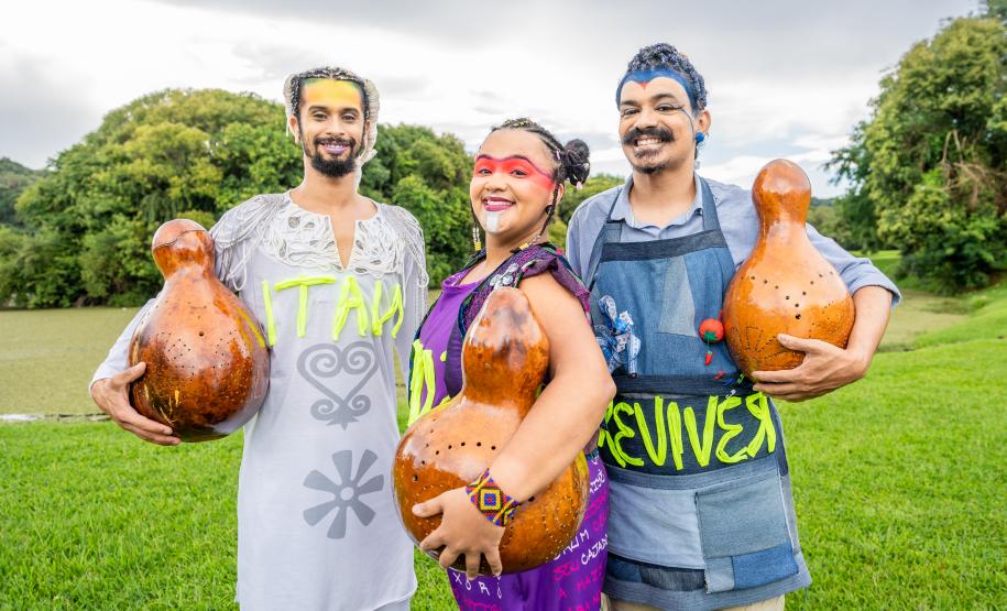 Com apresentação no Guairinha, "Itan e Tal" abre temporada 2023 do Crianças no Teatro