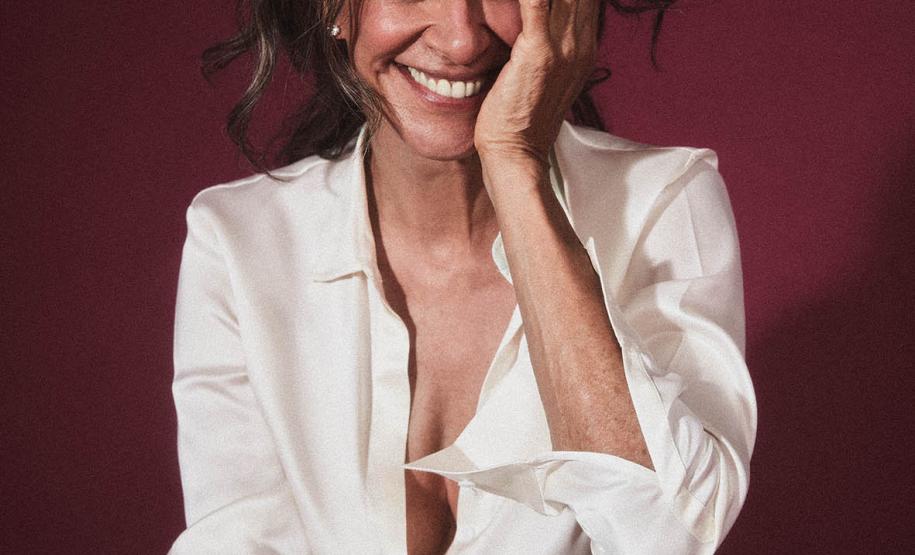 A cantora Simone em foto de divulgação da turnê.