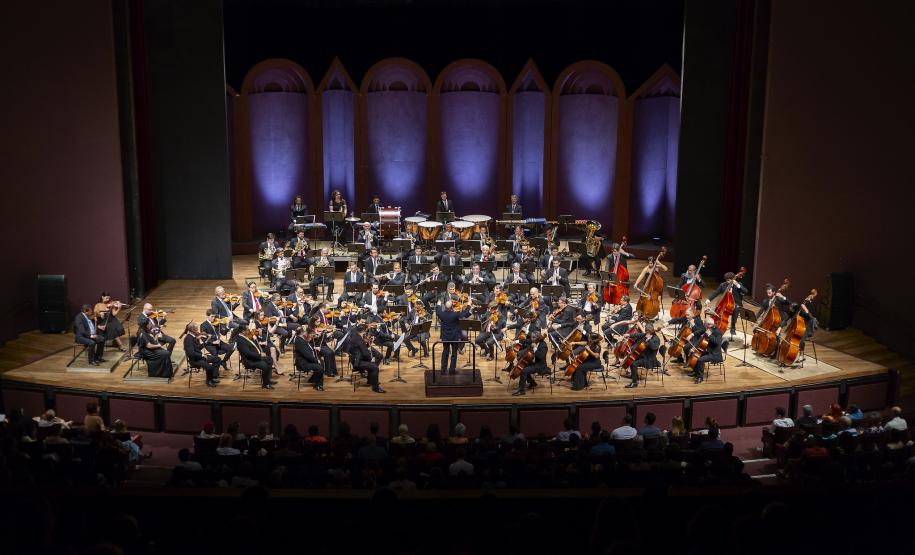 Orquestra Sinfônica do Paraná em apresentação no CCTG