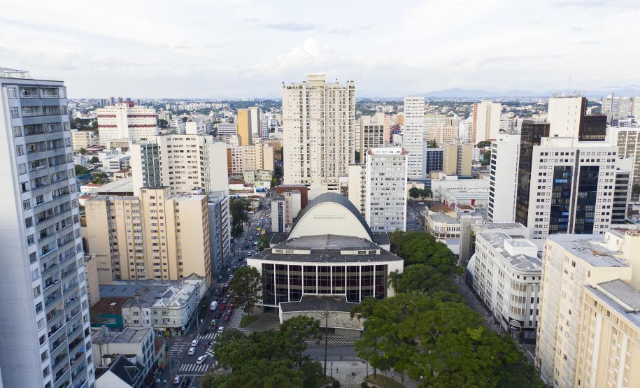Fachada do Centro Cultural Teatro Guaíra.