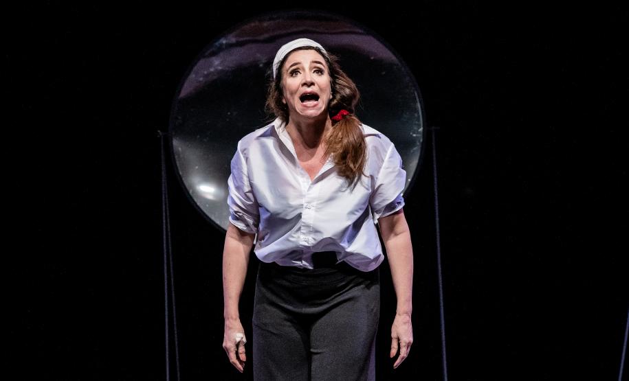 Marisa Orth no palco