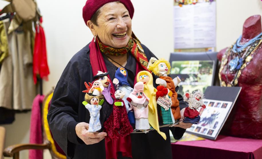 Espetáuclos apresentados no Festival e loja de bonecos.