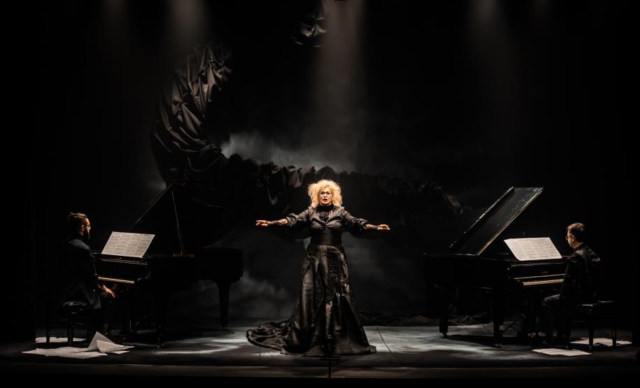 Cenas de "A aforista"