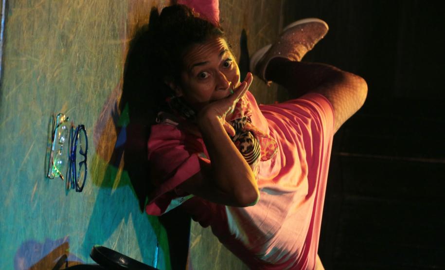 Karlitcha Brwonie em cena - Plastic Doll