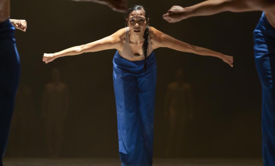 Bailarinos no placo do Guairinha