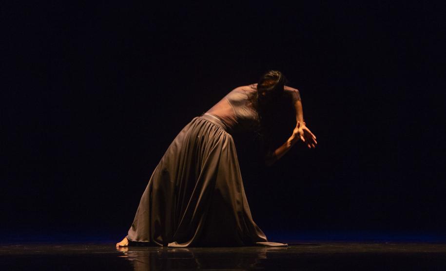 Bailarinos no placo do Guairinha