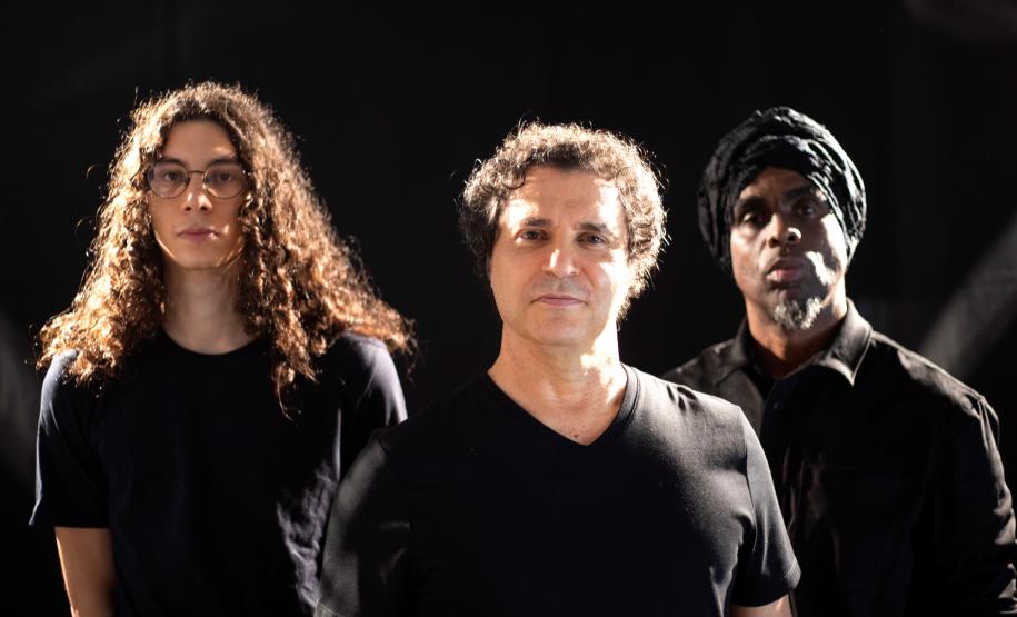 Trio formado por Frejat, o filho Rafael e o amigo Maurício