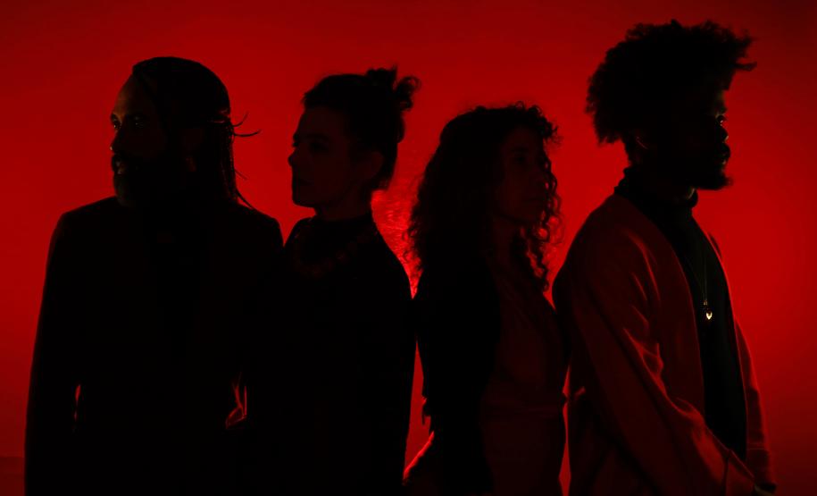 Os atores e atrizes: Helena de Jorge Portela, Marcel Malê, Catharine Moreira e Lucas dos Santos.