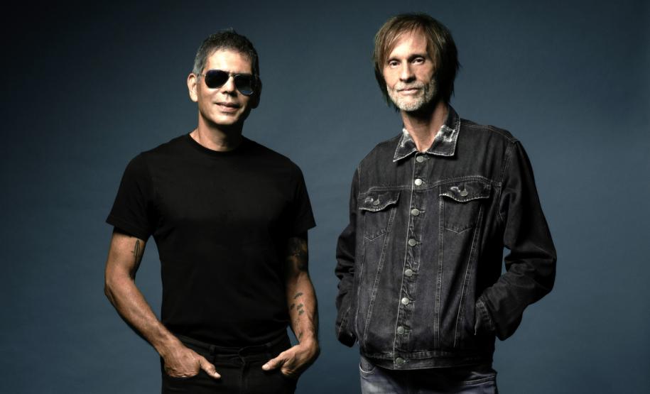 Dado e Bonfá posam para foto