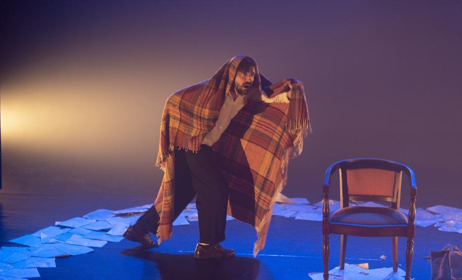 Cenas do espetáculo no Festival de Teatro de Curitiba