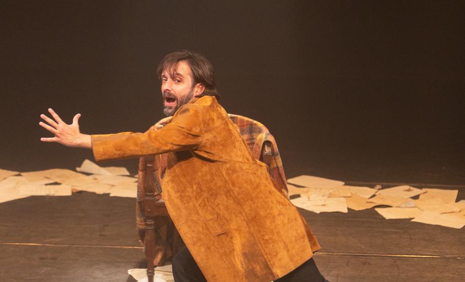 Cenas do espetáculo no Festival de Teatro de Curitiba