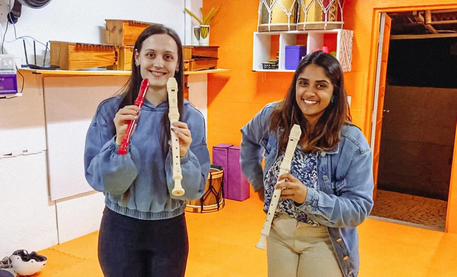 Arte e fotos de ensaio do elenco