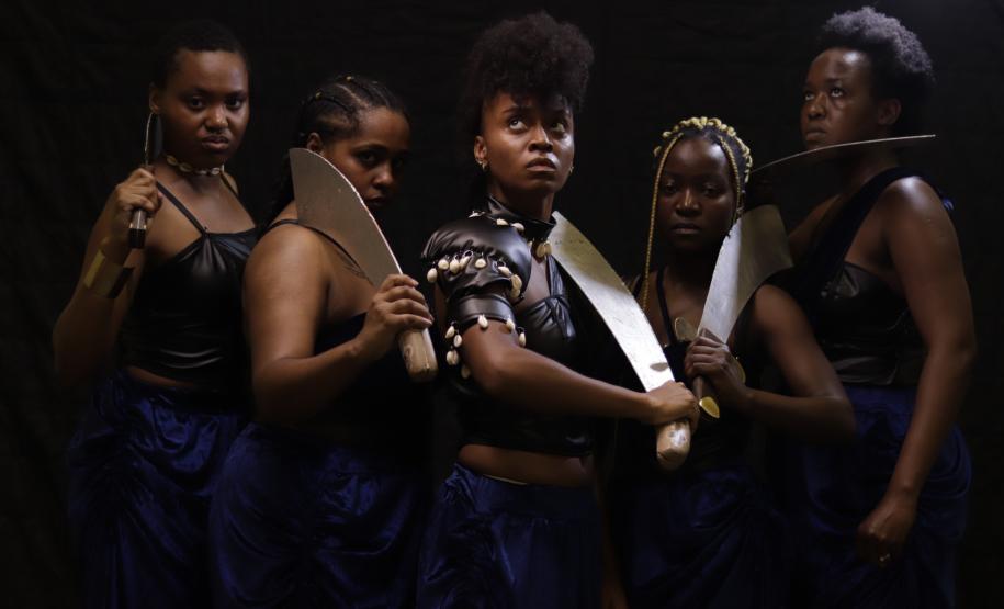 Atrizes no espetáculo