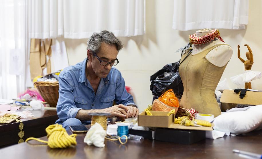 Paulinho Maia na costura