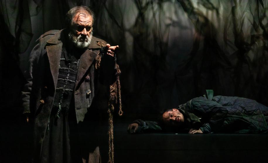 Luis Melo em cenário de Mutações