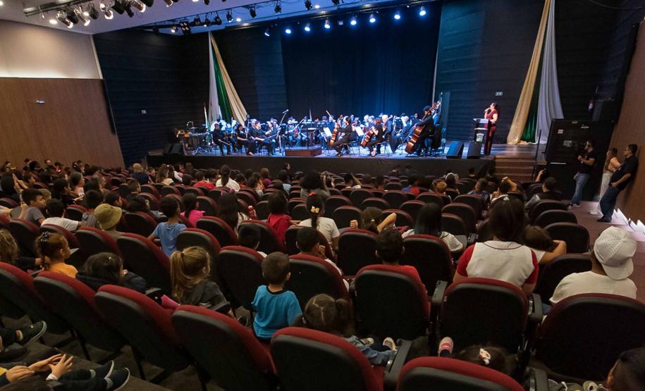 Concerto didático em Pinhais para rede municipal