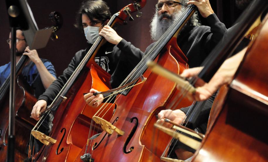 Ensaio da Orquestra e cantores no Guairão