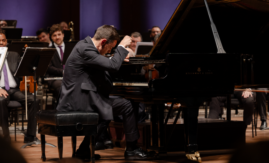 pianista em movimento