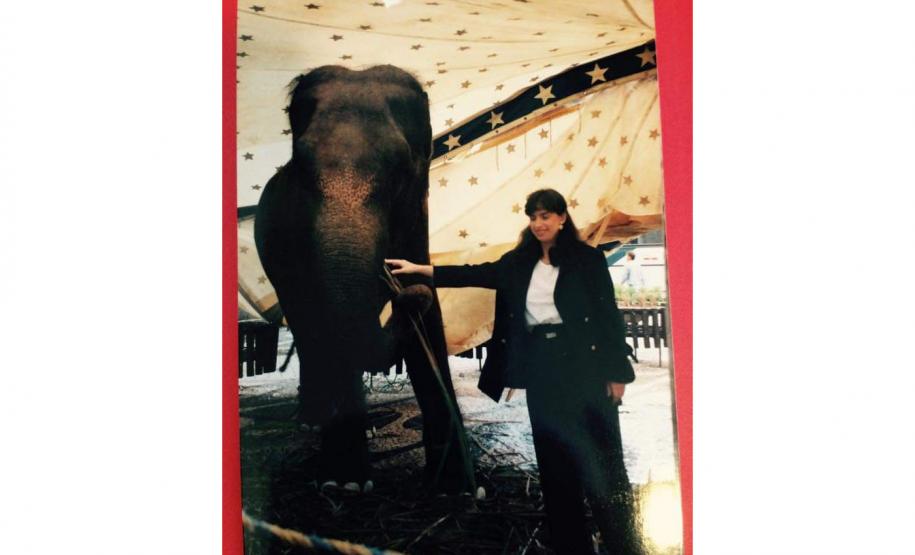 Simone e Mila, a elefanta que se apresentou na Ópera Aída