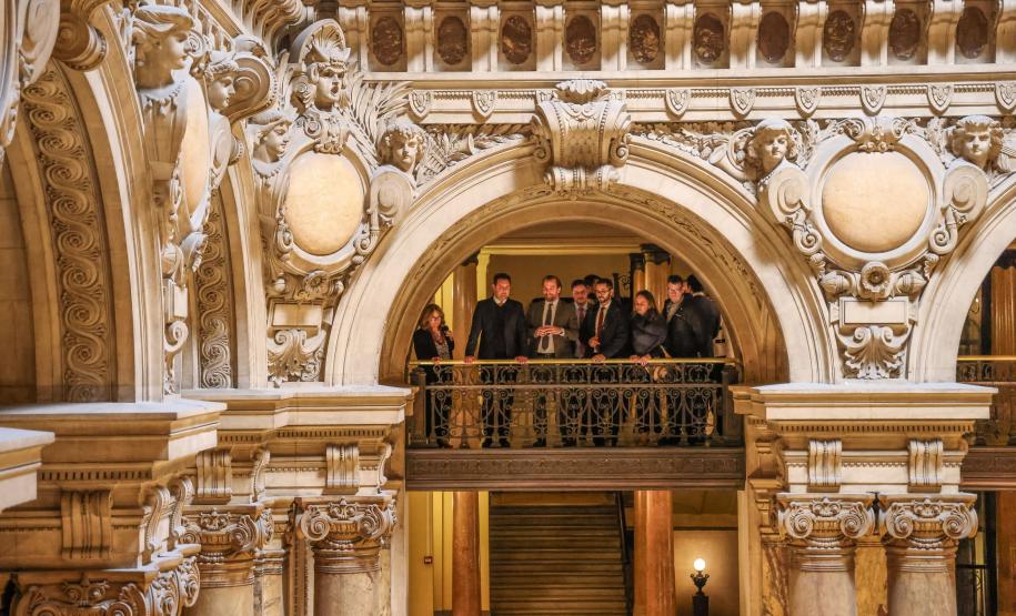 Visita do governador e comitiva da Cultura em Paris, na França