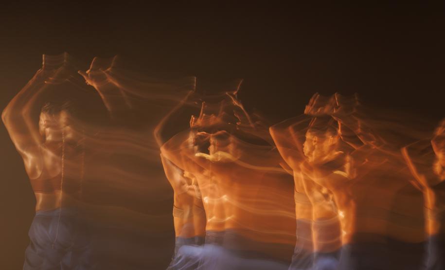 Contraponto é um espetáculo formado por duas coreografias: Castelo e Anima - imensaidão adentro