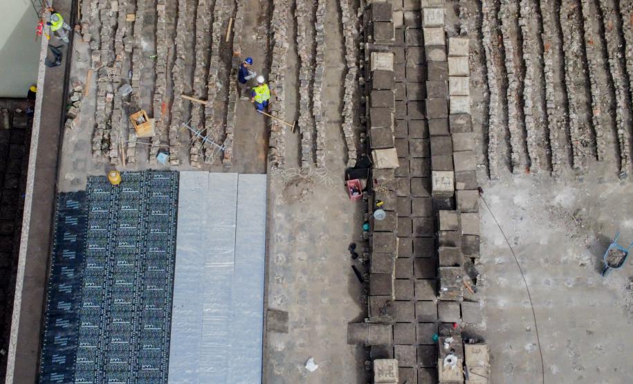 Obra na coberturado teatro