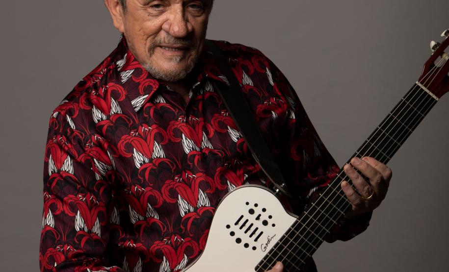 Zé Ramalho posando para foto