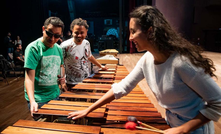 Orquestra Sinfônica do Paraná promove experiência para pessoas com deficiência visual