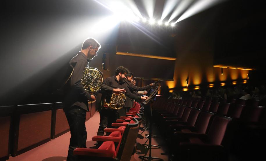 Cenas da visita especial "Guaíra do avesso"