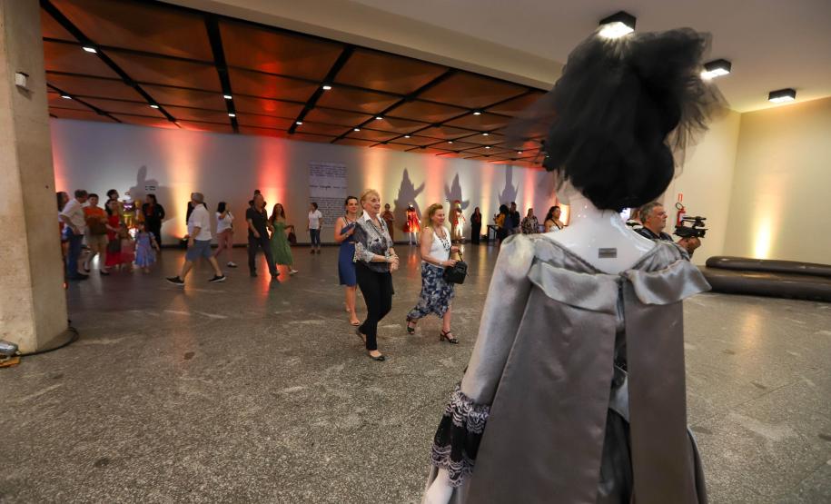 Cenas da visita especial "Guaíra do avesso"