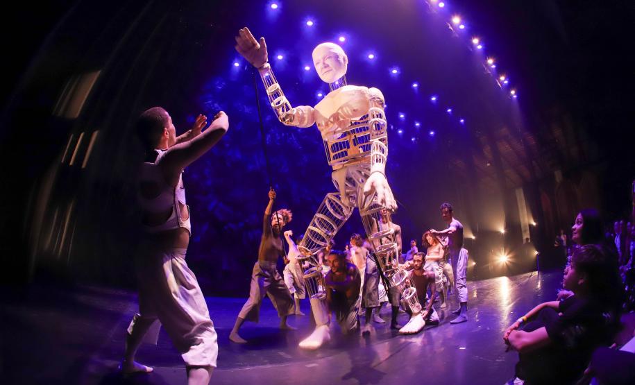 Cenas da visita especial "Guaíra do avesso"