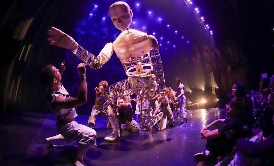 Cenas da visita especial "Guaíra do avesso"