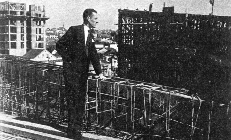 Rubens Meister durante a obra