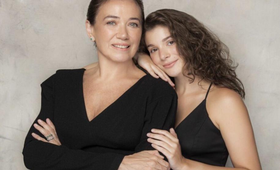 A atriz Lilia Cabral e a filha Giulia Bertolli