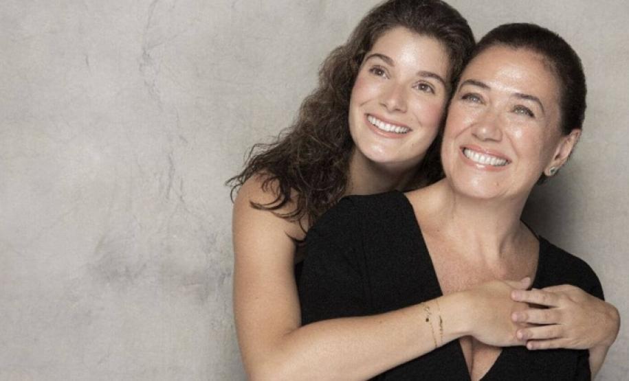 A atriz Lilia Cabral e a filha Giulia Bertolli