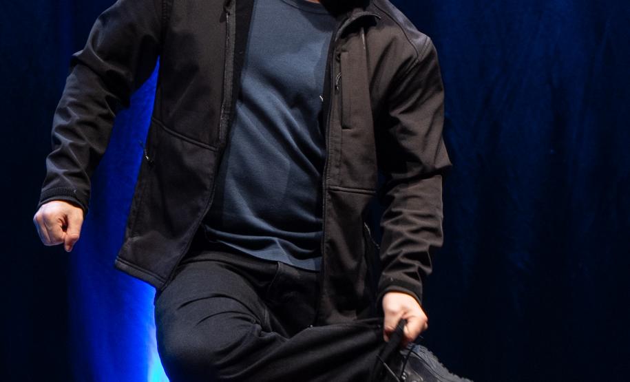 Ator Raphael Ghanem em cena